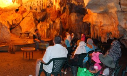Canberra students explore Wee Jasper caves