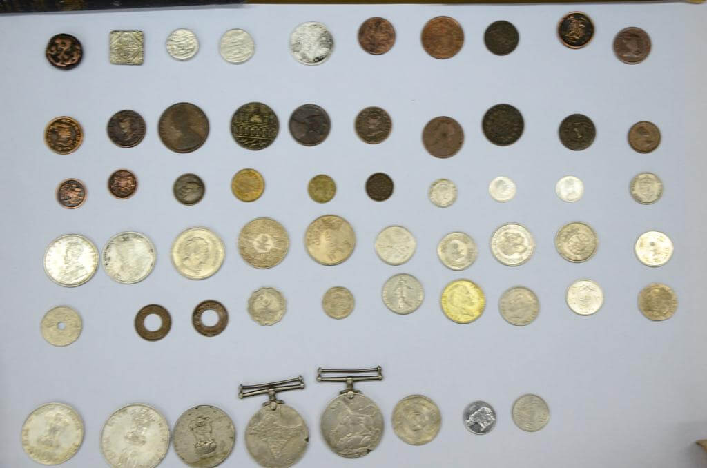 Family collection of rare coins and medals donated to AMU