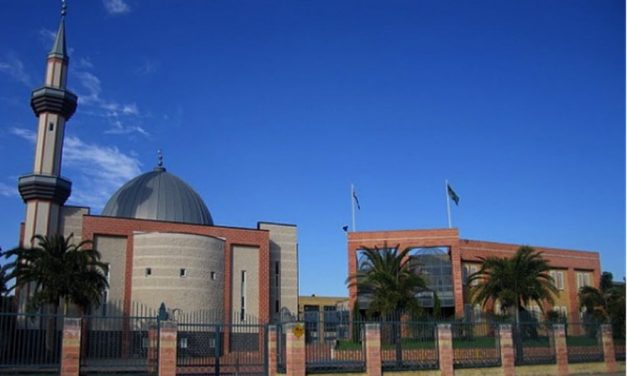 Fringe groups oppose Muslim developments