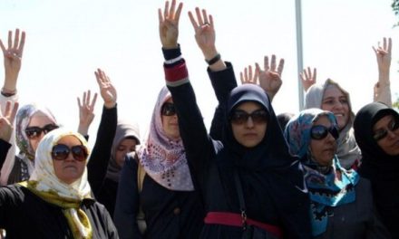 Turkey reverses headscarf ban