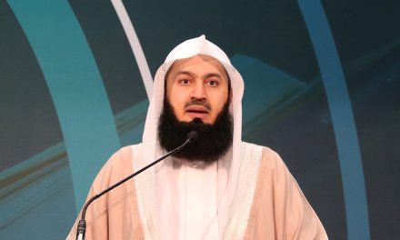 Mufti Menk prays for relief from bushfires around Sydney