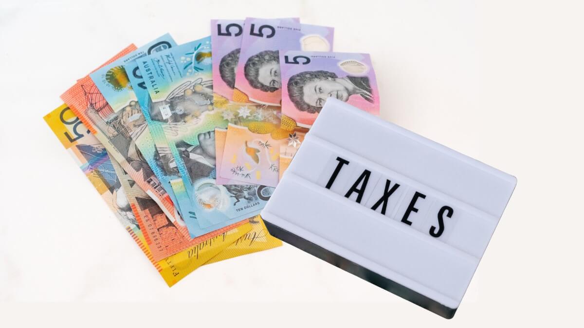 How much tax do you pay when selling shares?