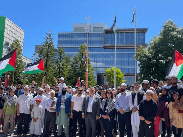 Greater Dandenong Council hoists Palestinian flag