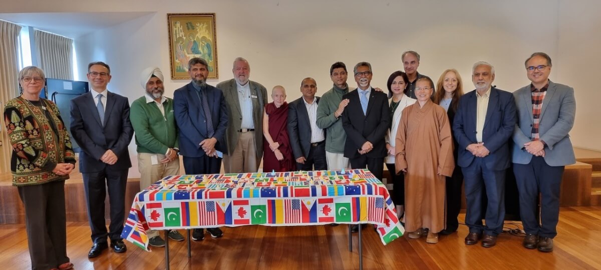 Multi-faith prayer vigil for victims of Sydney violence