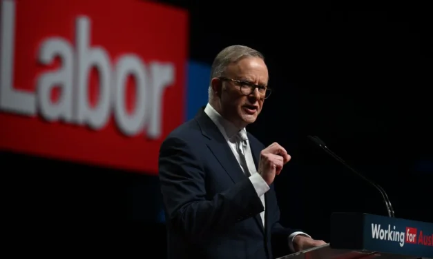 How Labor could lose its majority: One betrayed community at a time